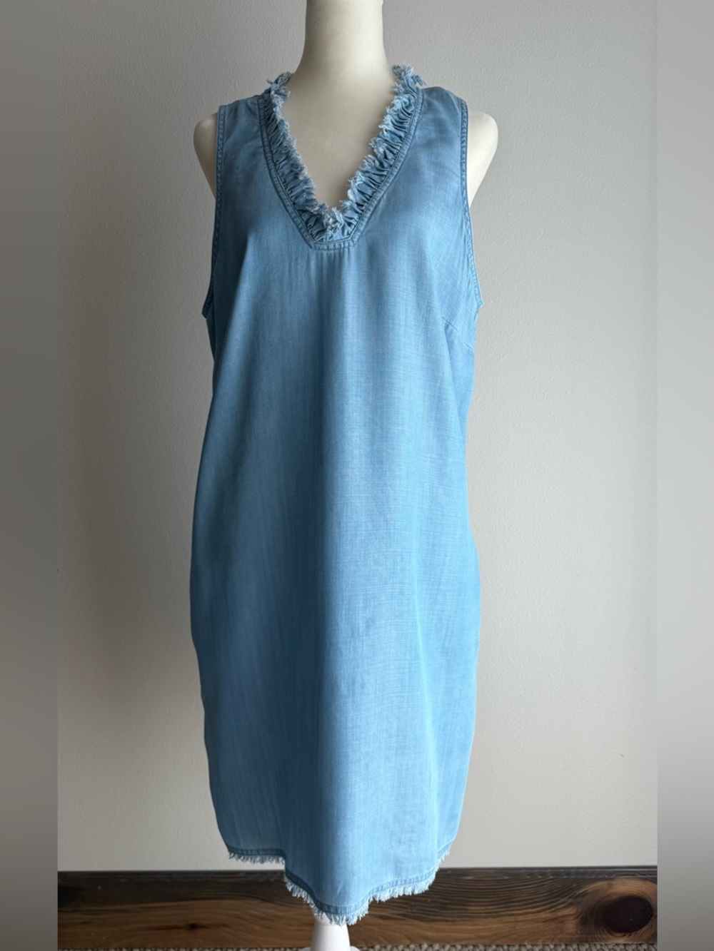 Tommy Bahama Light Blue Chambray Shift Dress Size Large